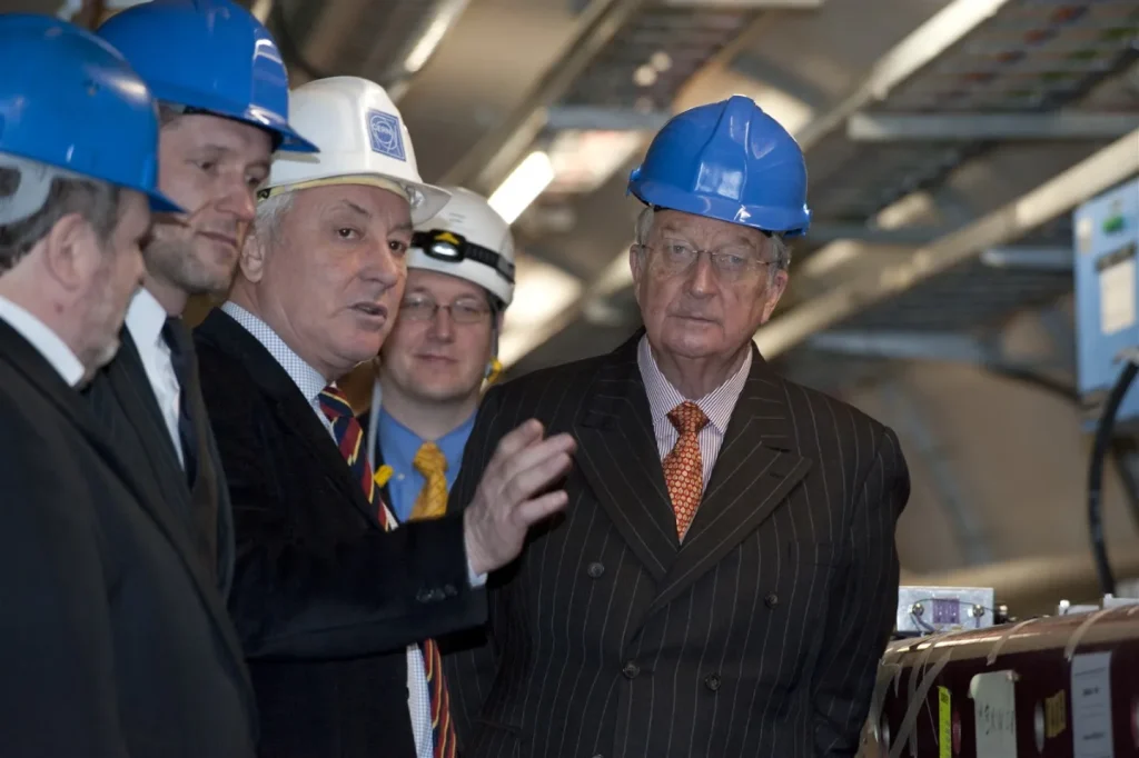 2009 – HM King Albert II visits CERN