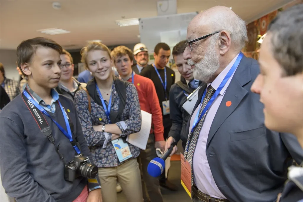 2013 – François Englert, Nobel Prize laureate in Physics, speaks with Belgian students