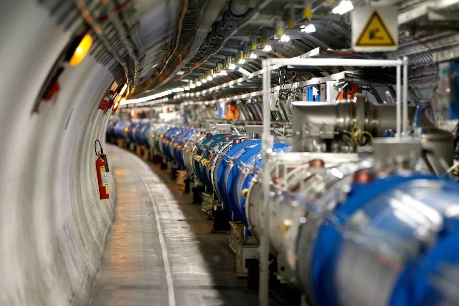 Enorme deeltjeversneller van het CERN weer draaiend