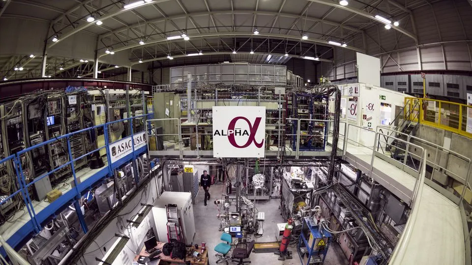CERN bereikt ongeziene precisie bij meting kwantumsprong van antimaterie