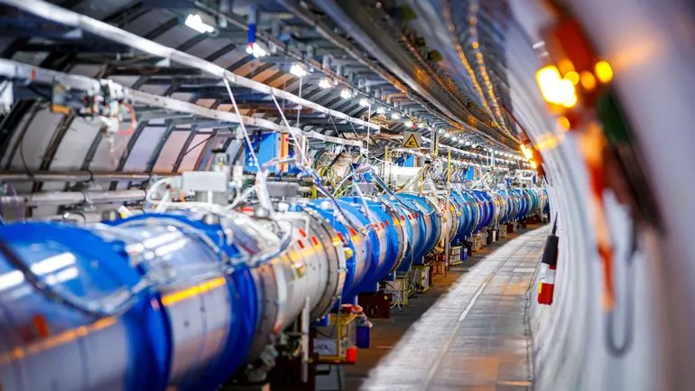 Le CERN remet en marche son accélérateur de particules