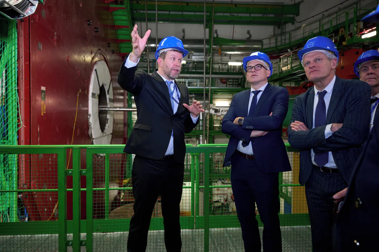 Minister-President of Flanders and Flemish rectors visit CERN